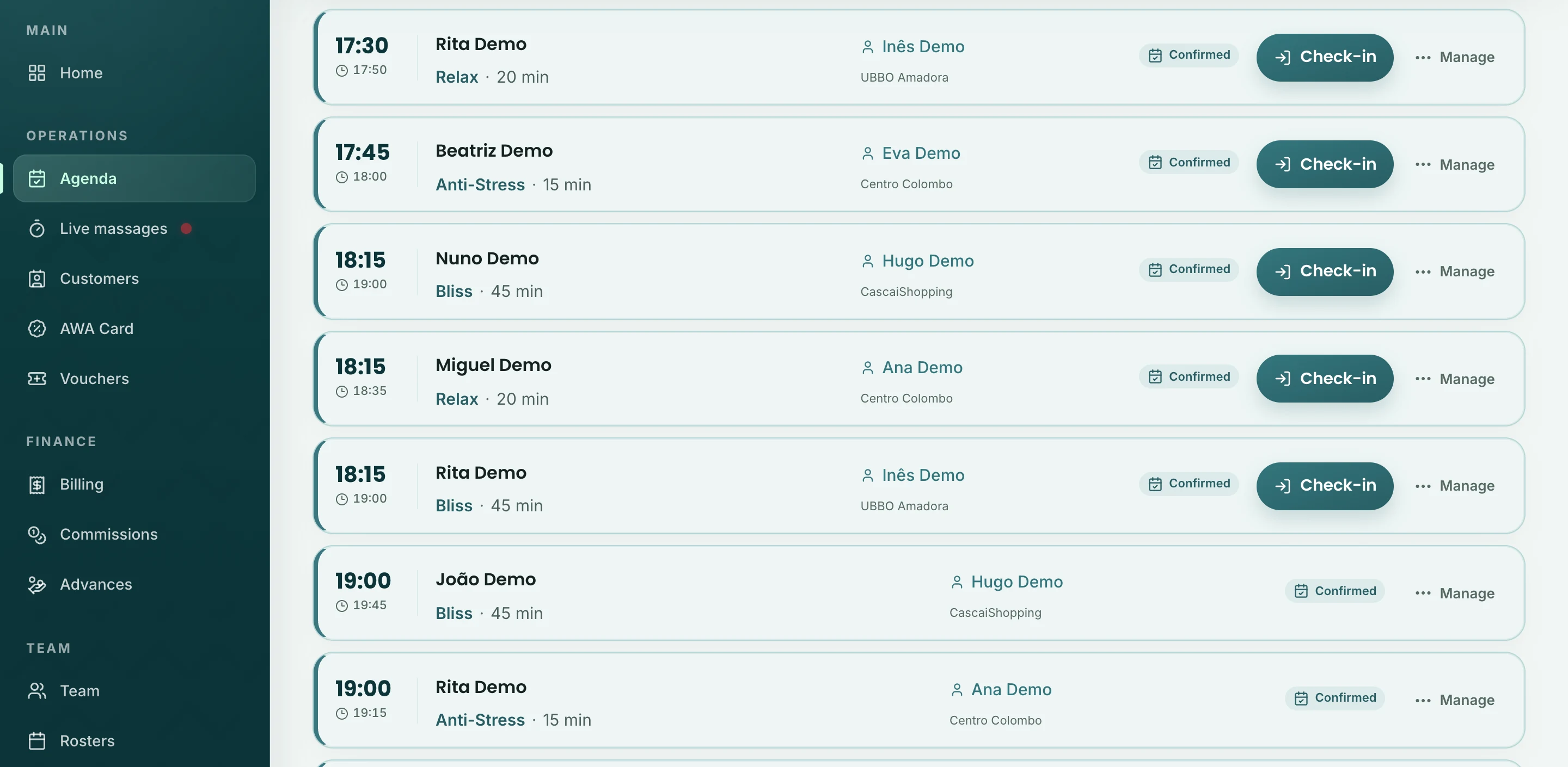 The staff portal's agenda: the same booking, Beatriz at 14:00 with Eva